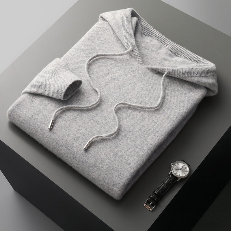 Glenn | MĒRĶU MĪKSTĀ UN ELEGANTĀ KAPUUTSWEATER