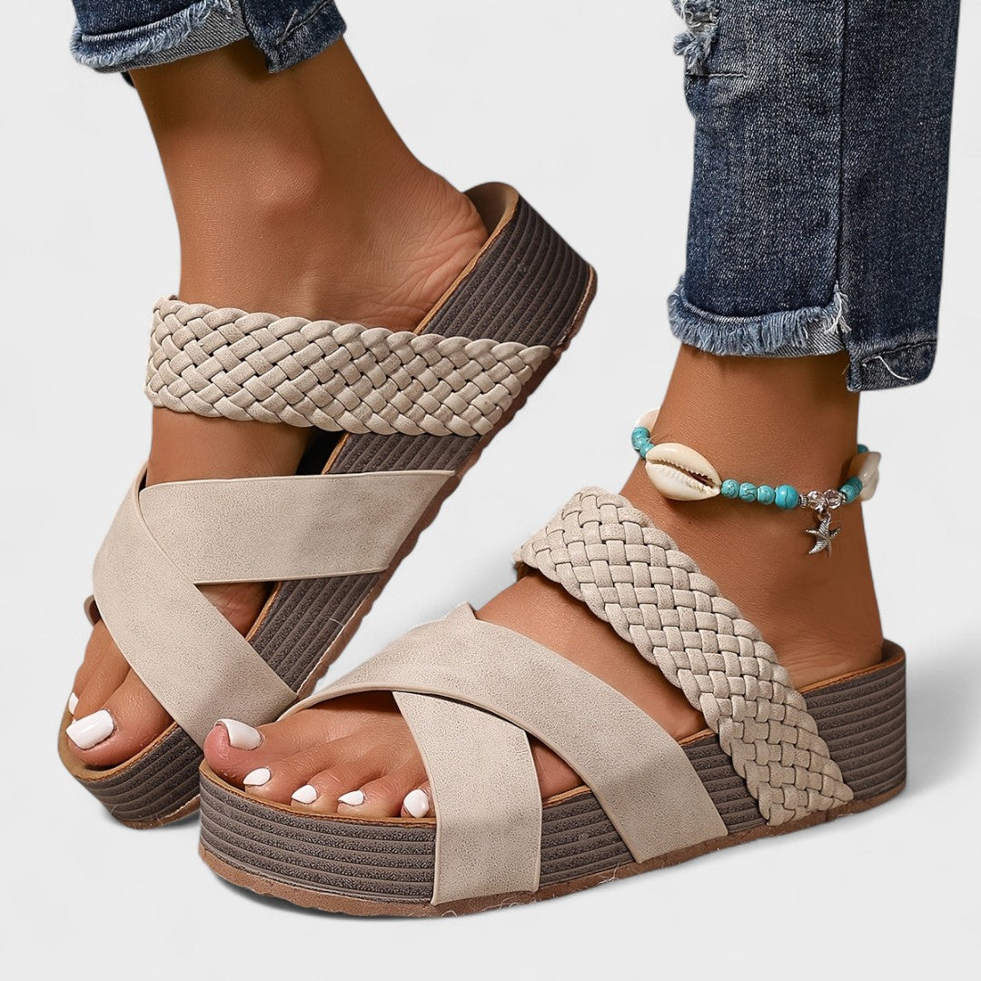 Laura | Ortopēdiskie ādas sandales